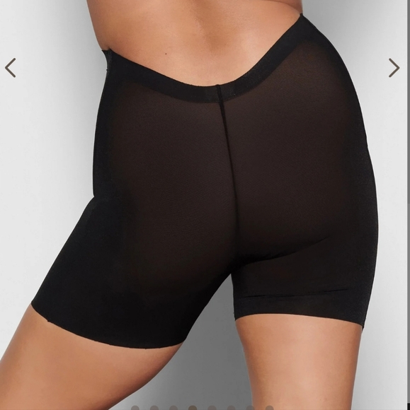 SKIMS SHEER SCULPT LOW BACK SHORT onyx - Picture 2 of 6